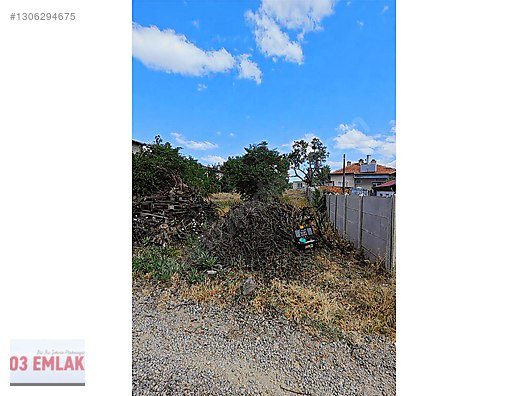 03 EMLAK(Ahmet Baştuğ'dan) YERLEŞİM YERİNDE 985m2 ARAZİ fotoğraf 2